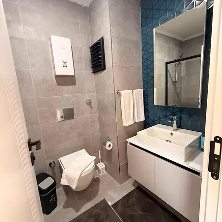 Okurcalar 126 M Havuzlu Bir Yatak Odali Apartman Alanya